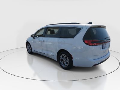2023 Chrysler Pacifica — detail view