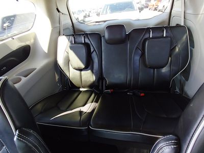 2023 Chrysler Pacifica — photo 18 view