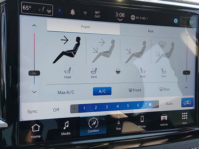 2023 Chrysler Pacifica — photo 19 view