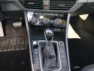 2024 Volkswagen Jetta — photo 13 view
