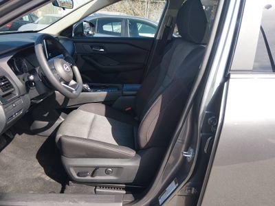 2024 Nissan Rogue - Photo 20