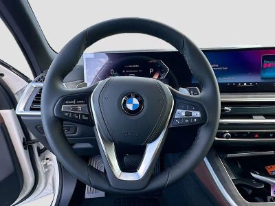 2026 BMW X5 — photo 8 view
