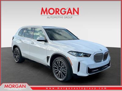 2026 BMW X5 xDrive40i in White — front three-quarter view