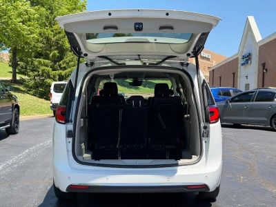 2024 Chrysler Pacifica — interior view