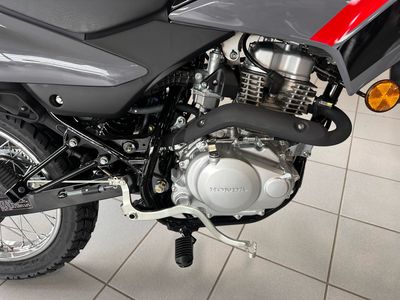 2025 Honda XR150L - Photo 9