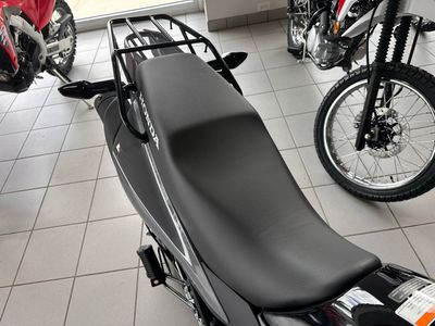 2025 Honda XR150L - Photo 8