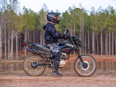 2025 Honda XR150L - Photo 22