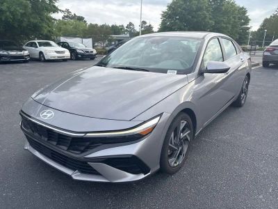 2025 Hyundai Elantra - Photo 8