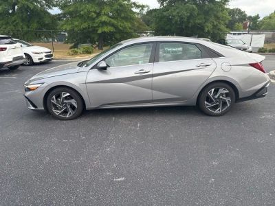 2025 Hyundai Elantra - Photo 7