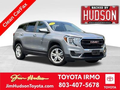 2024 GMC Terrain SLE in Sterling Metallic — front three-quarter view