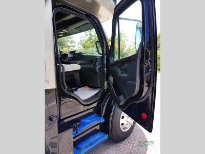 2026 Newmar Grand Star — photo 10 view