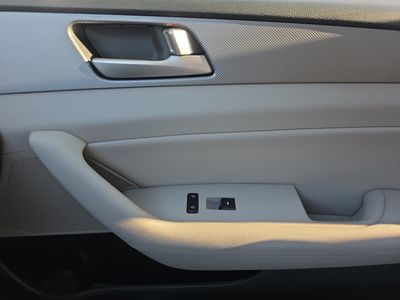 2017 Hyundai Sonata Hybrid - Photo 21