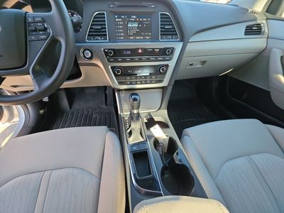 2017 Hyundai Sonata Hybrid - Photo 13