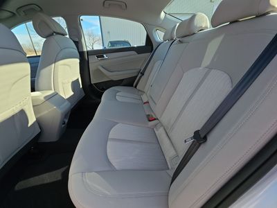 2017 Hyundai Sonata Hybrid - Photo 18