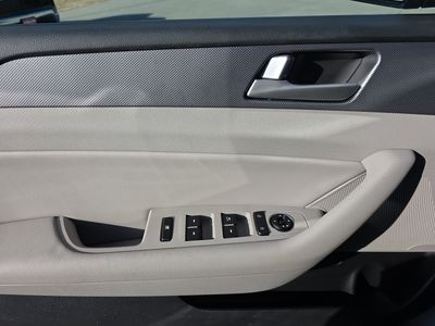 2017 Hyundai Sonata Hybrid - Photo 20