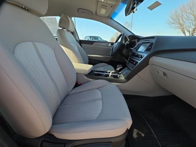 2017 Hyundai Sonata Hybrid - Photo 15