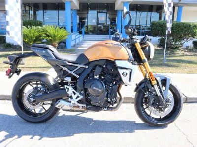 2026 Suzuki GSX-8T — front three-quarter view