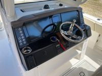 2026 Robalo 300 CC - Photo 12