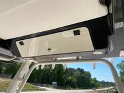 2026 Robalo 300 CC - Photo 14