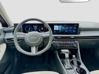 2025 Hyundai Sonata — photo 18 view