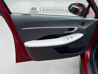 2025 Hyundai Sonata — photo 17 view