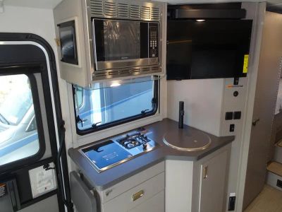 2026 Winnebago NAVION - Photo 9