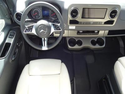 2026 Winnebago NAVION - Photo 2