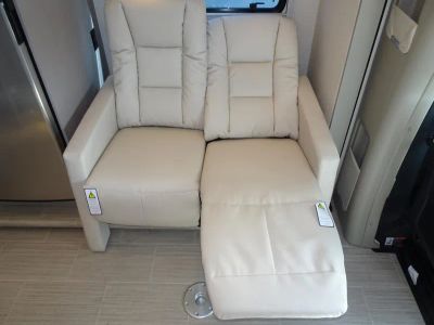2026 Winnebago NAVION - Photo 7