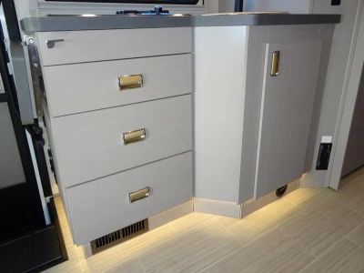 2026 Winnebago NAVION - Photo 14