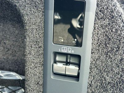 2026 Land Rover Range Rover — photo 13 view