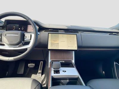 2026 Land Rover Range Rover — photo 17 view