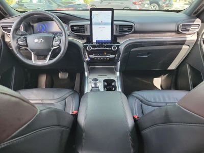 2023 Ford Explorer — photo 12 view
