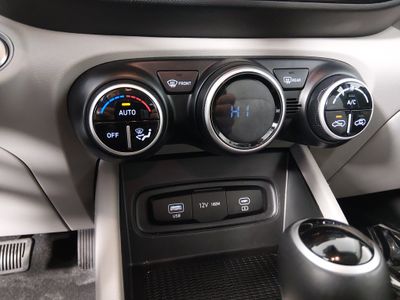 2025 Hyundai Venue - Photo 17