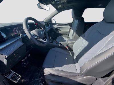 2026 Volkswagen Tiguan — photo 17 view