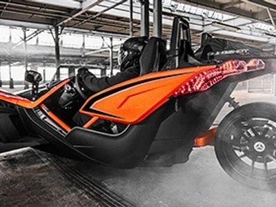 2017 Slingshot Slingshot SLR — rear three-quarter view