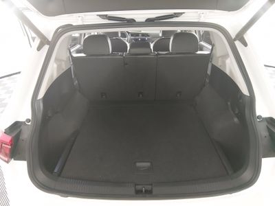 2024 Volkswagen Tiguan — photo 11 view