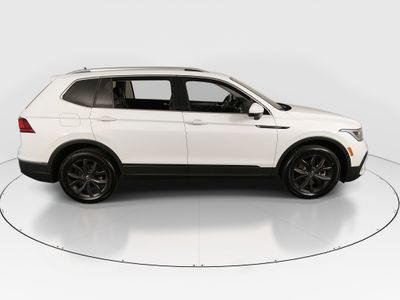 2024 Volkswagen Tiguan — photo 8 view
