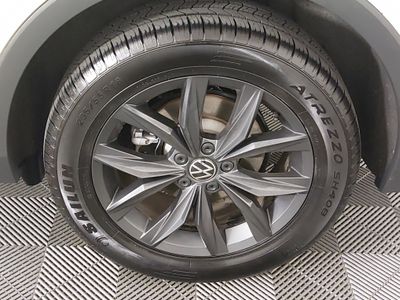 2024 Volkswagen Tiguan — photo 10 view