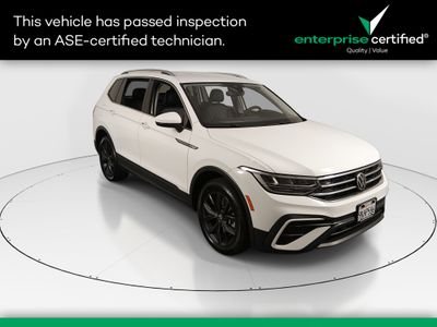 2024 Volkswagen Tiguan 2.0T SE 4MOTION — front three-quarter view