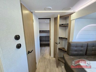 2026 Wildwood X-Lite 273QBXL — photo 20 view