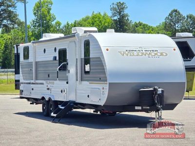 2026 Wildwood X-Lite 273QBXL — front three-quarter view