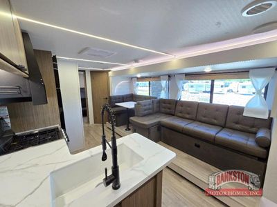 2026 Wildwood X-Lite 273QBXL — photo 9 view