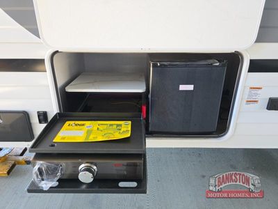 2026 Wildwood X-Lite 273QBXL — interior view