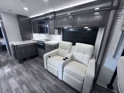 2025 Entegra TRAVEL SUPREME - Photo 8