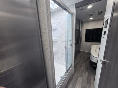 2025 Entegra TRAVEL SUPREME - Photo 9