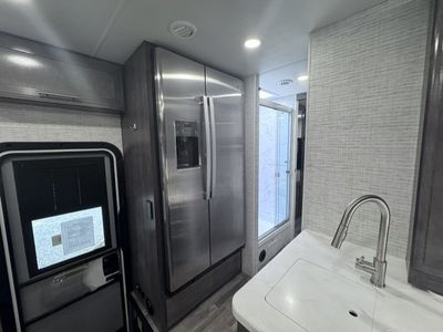 2025 Entegra TRAVEL SUPREME - Photo 2