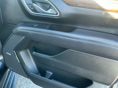 2023 Chevrolet Suburban — photo 21 view