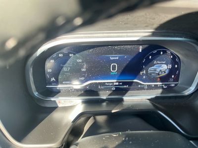 2023 Chevrolet Suburban — photo 10 view