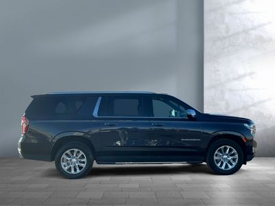 2023 Chevrolet Suburban — photo 7 view