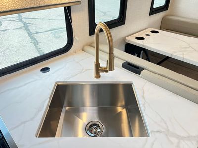 2027 Thor Motor Coach CHATEAU - Photo 13